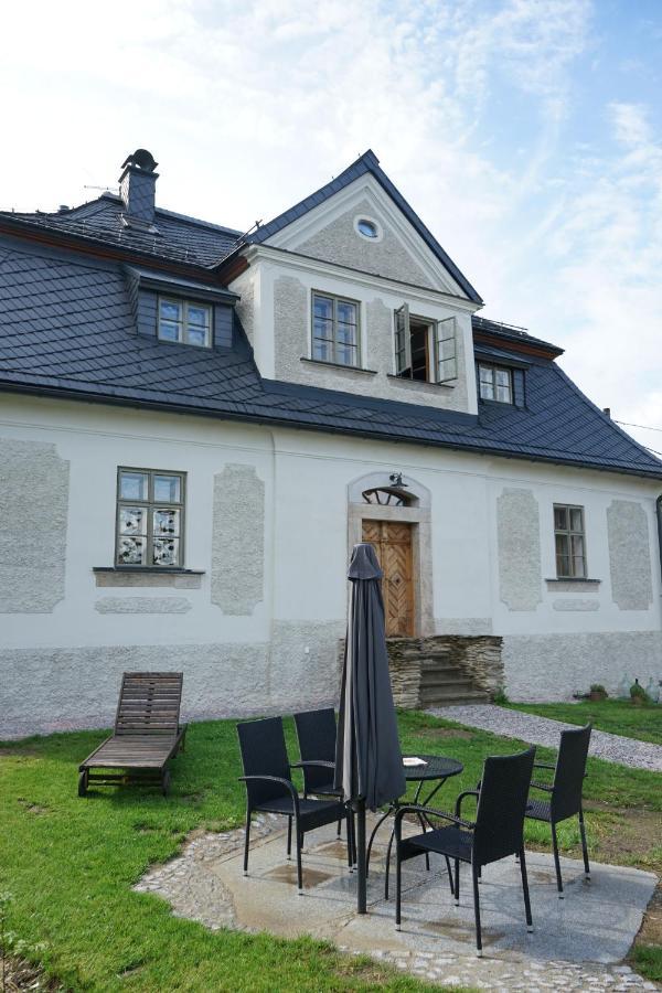 Baroque Chaplain House Kaplanka 1796 A. D. - Historical Luxury Apts In Bohemian Paradise Zelezny Brod Esterno foto